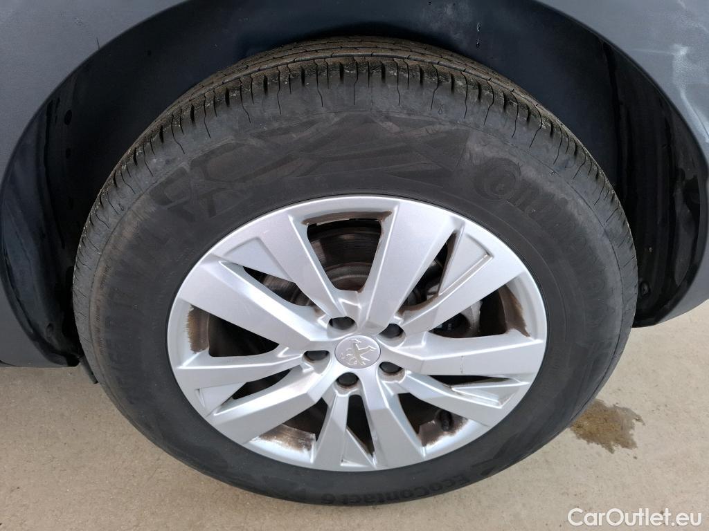  Peugeot  3008  Active 1.2 PureTech 130CV BVA8 E6d #37