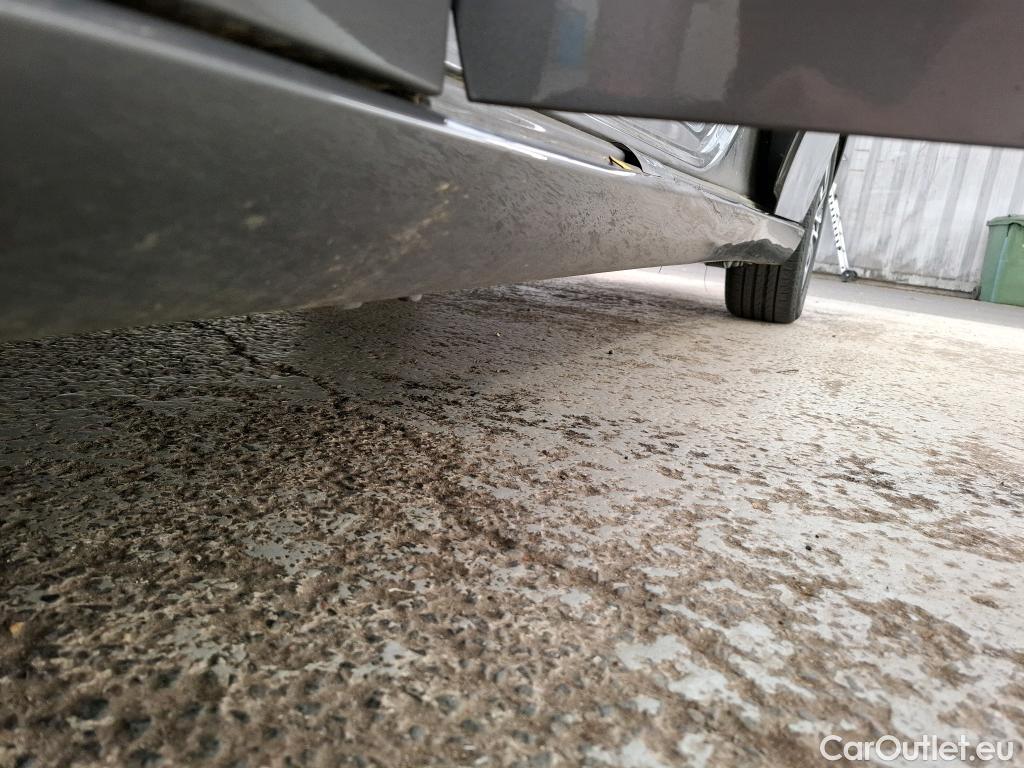  Mercedes  A-Klasse MERCEDES-BENZ Classe A Berline / 2018 / 4P / Berline A 250 e Business Line 8G-DCT #1