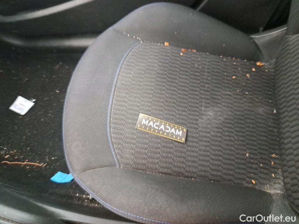  Peugeot  208  Signature 1.2 PureTech 80CV BVM5 E6dT #28