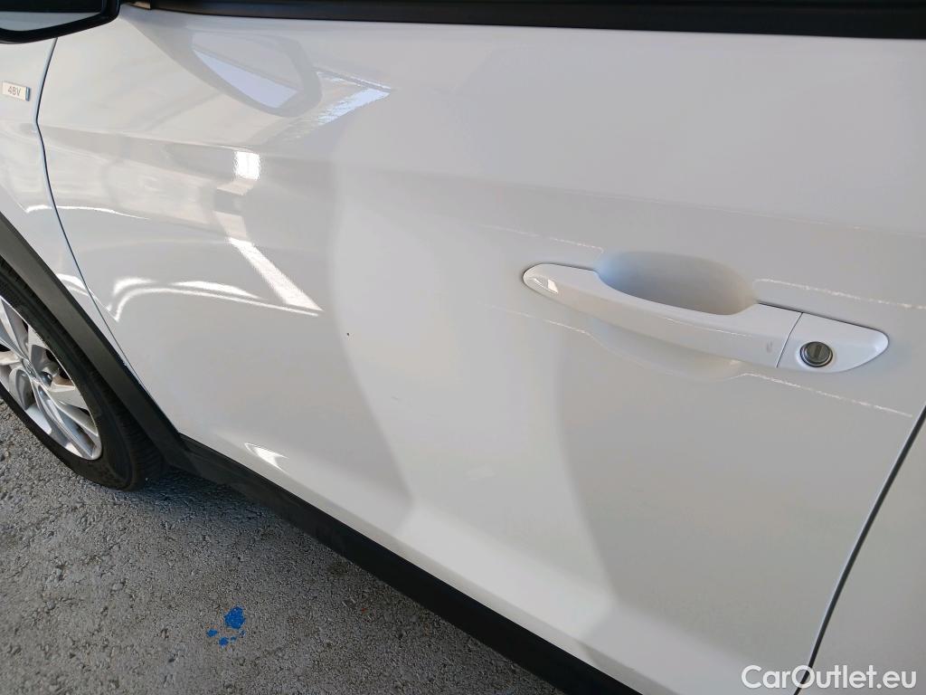  Hyundai  Tucson HYUNDAI  / 2018 / 5P / todoterreno 1.6 CRDI 85kW (116CV) 48V SLE 4X2(SP)(SL) #26