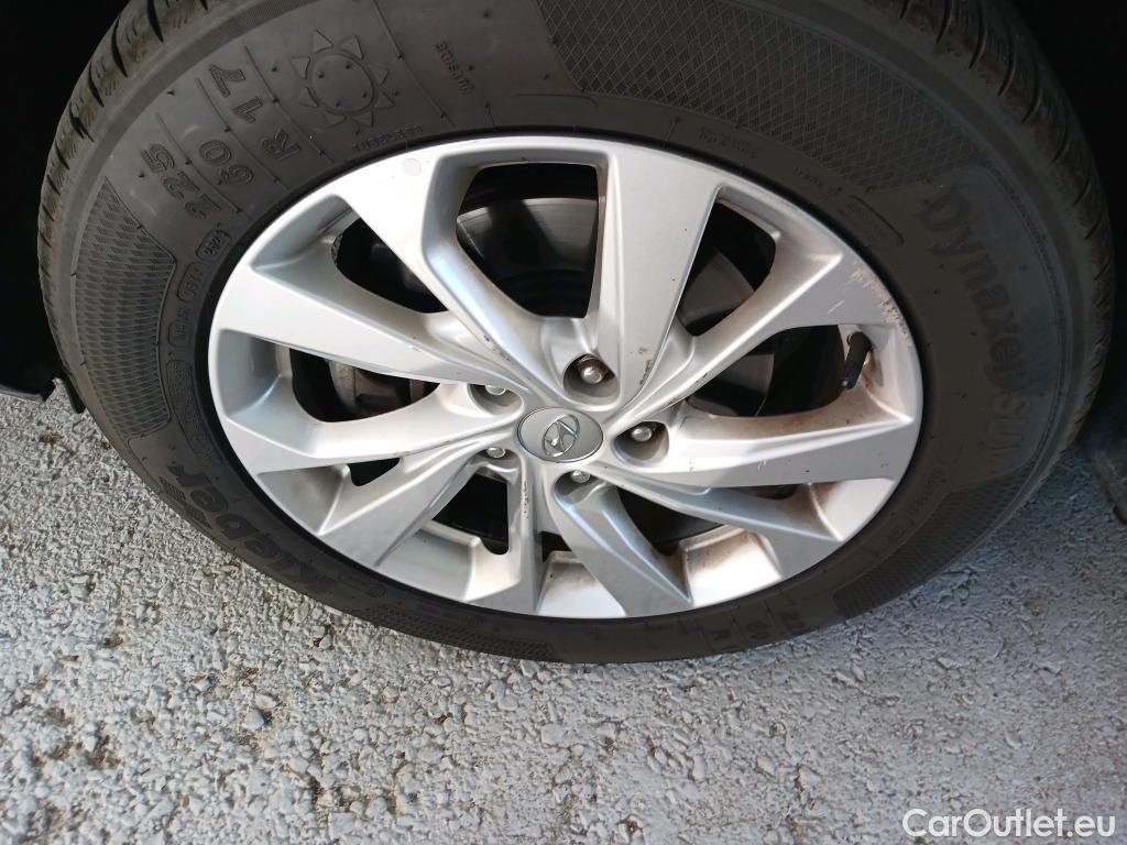  Hyundai  Tucson HYUNDAI  / 2018 / 5P / todoterreno 1.6 CRDI 85kW (116CV) 48V SLE 4X2(SP)(SL) #10
