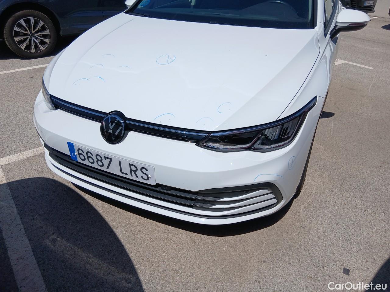  Volkswagen  Golf  VIII Berlina Life eTSI 1.0 TSI 110CV AT7 E6d #6