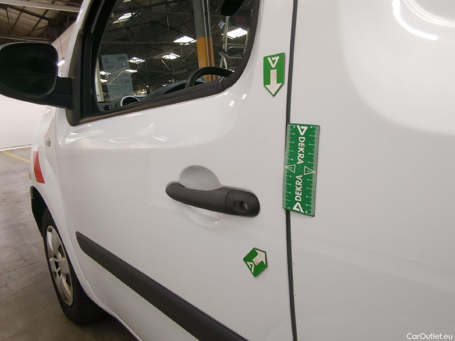  Renault  Kangoo  Express Maxi Extra (Série Spéciale) 1.5 dCi 90CV BVM5 E6 #35