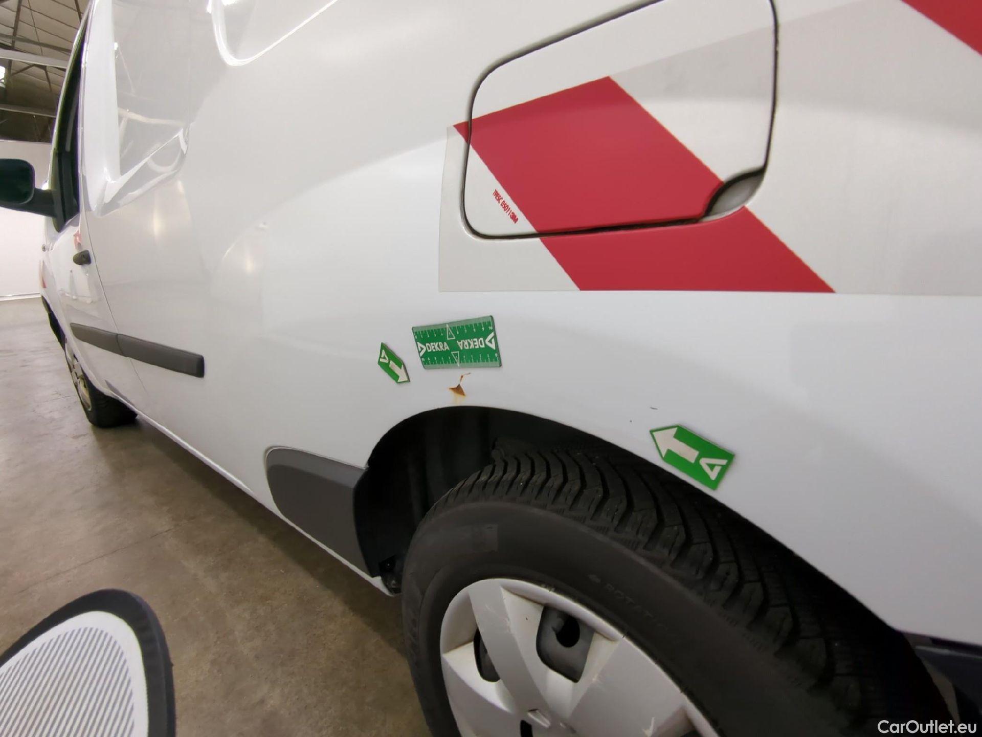  Renault  Kangoo  Express Maxi Extra (Série Spéciale) 1.5 dCi 90CV BVM5 E6 #41