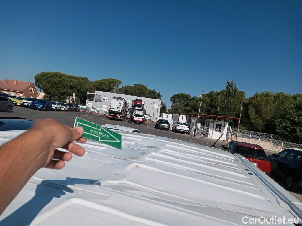  Land Rover  Discovery RENAULT Trafic / 2021 / 4P / furgón Furgón L1H1 Blue dCi 96 Kw (130 CV) #2