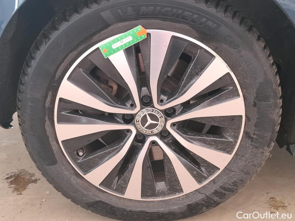  Mercedes  A-Klasse MERCEDES-BENZ Classe A Compact / 2018 / 5P / Berline A 250 e Business Line 8G-DCT #48