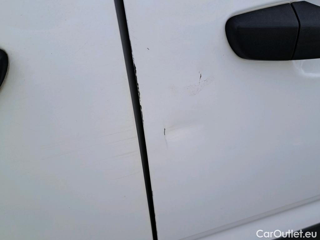  Opel  Combo OPEL  Life / 2018 / 4P / monovolumen compacto 1.5 TD 75kW (100CV) S/S Expression L #11