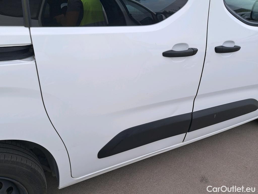  Opel  Combo OPEL  Life / 2018 / 4P / monovolumen compacto 1.5 TD 75kW (100CV) S/S Expression L #8