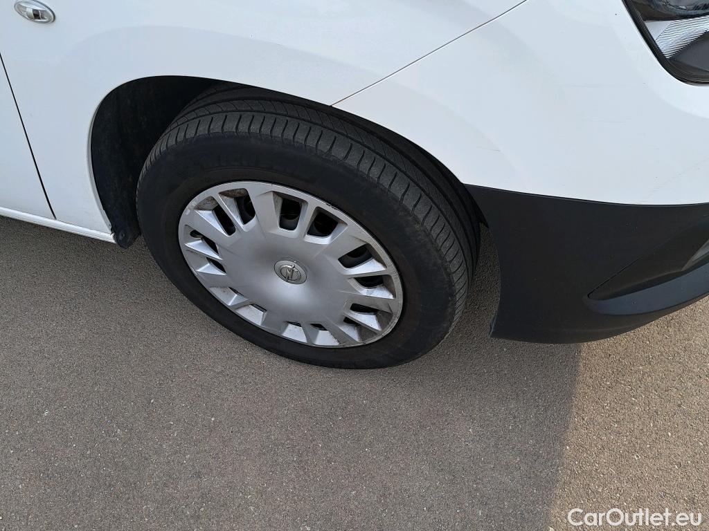  Opel  Combo OPEL  Life / 2018 / 4P / monovolumen compacto 1.5 TD 75kW (100CV) S/S Expression L #18