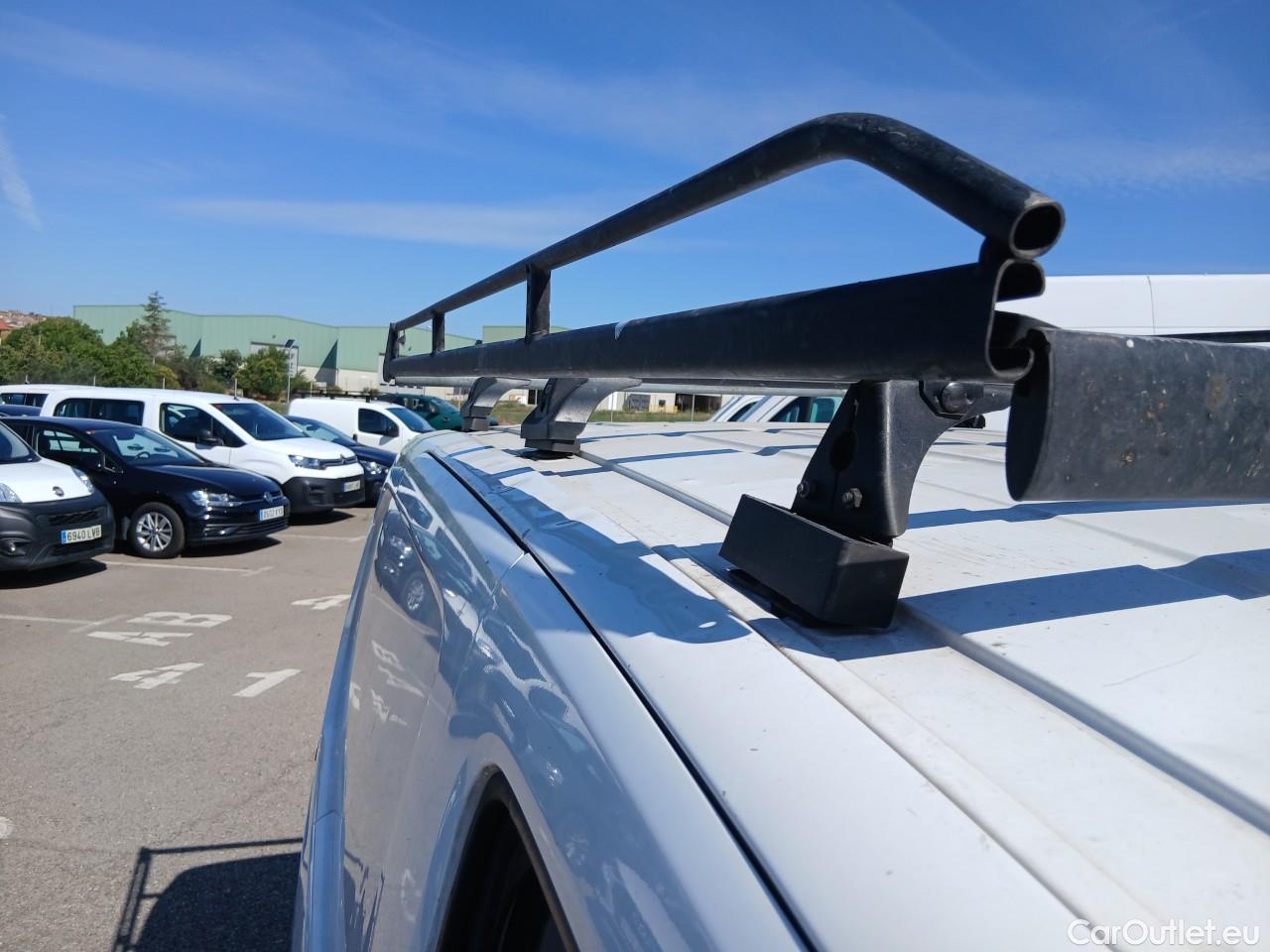  Land Rover  Discovery PEUGEOT Partner / 2018 / 4P / furgón derivado de turismo Premium Standard 600kg BlueHDi 73kW (AC) #52