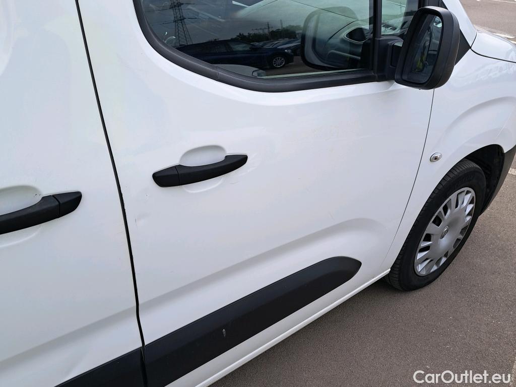  Opel  Combo OPEL  Life / 2018 / 4P / monovolumen compacto 1.5 TD 75kW (100CV) S/S Expression L #10