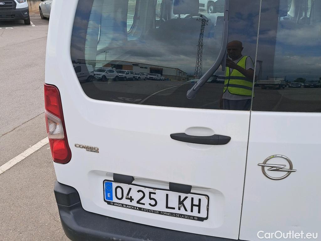  Opel  Combo OPEL  Life / 2018 / 4P / monovolumen compacto 1.5 TD 75kW (100CV) S/S Expression L #40
