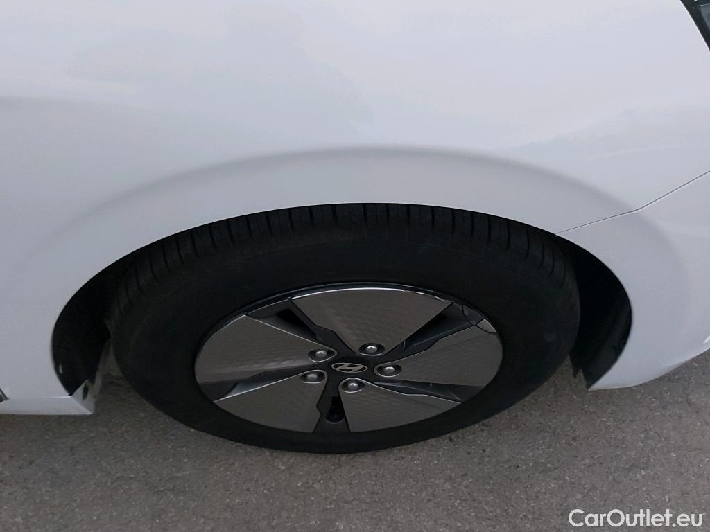  Hyundai   Ioniq HYUNDAI / 2019 / 5P / berlina con portón 1.6 GDI HEV Klass DCT #9