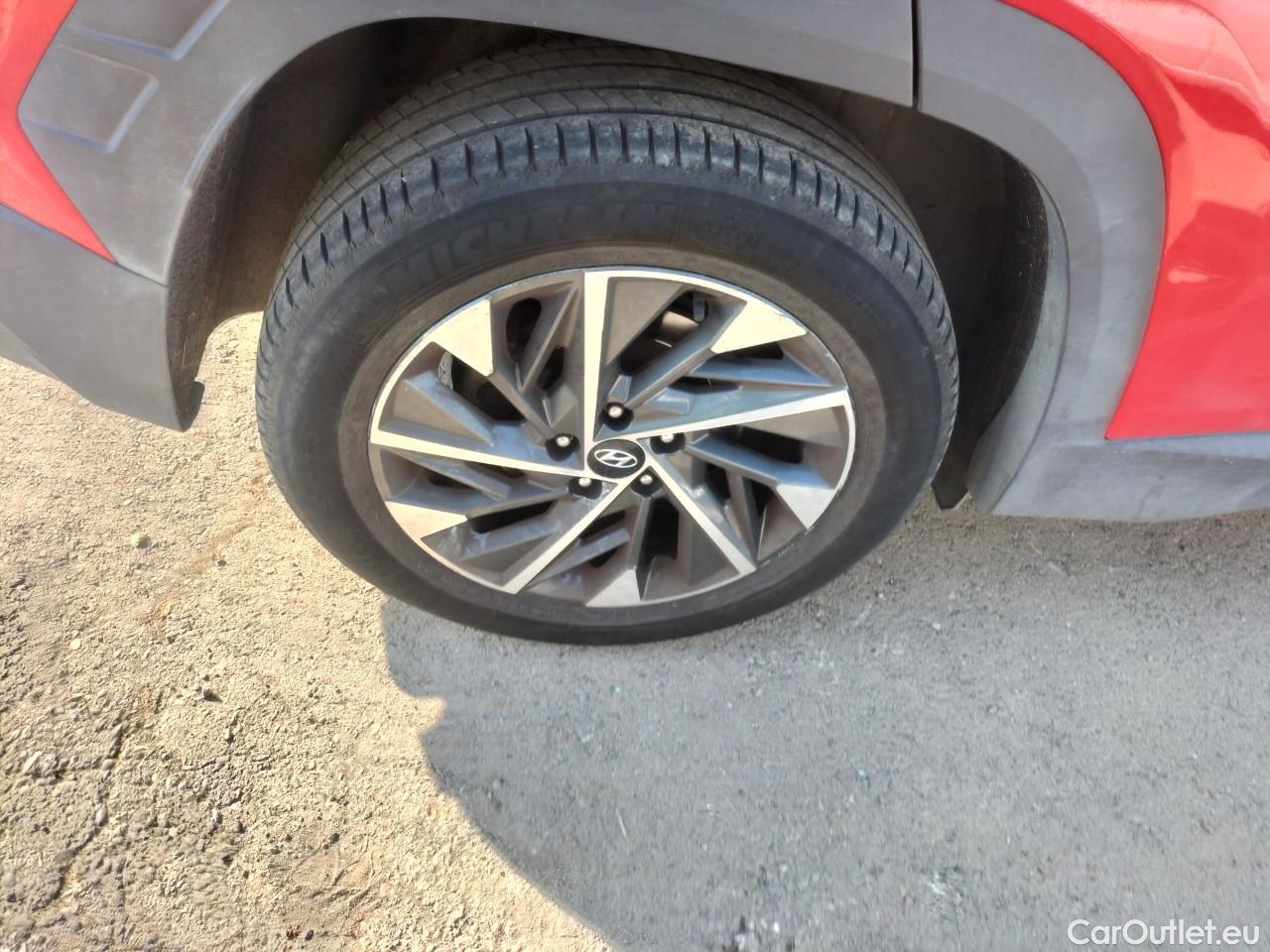  Land Rover  Discovery HYUNDAI Tucson / 2020 / 5P / todoterreno 1.6 CRDI 100kW (136CV) 48V Tecno DCT 2C #50