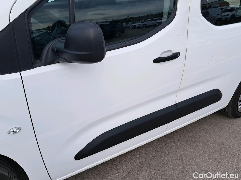  Opel  Combo OPEL  Life / 2018 / 4P / monovolumen compacto 1.5 TD 75kW (100CV) S/S Expression L #14