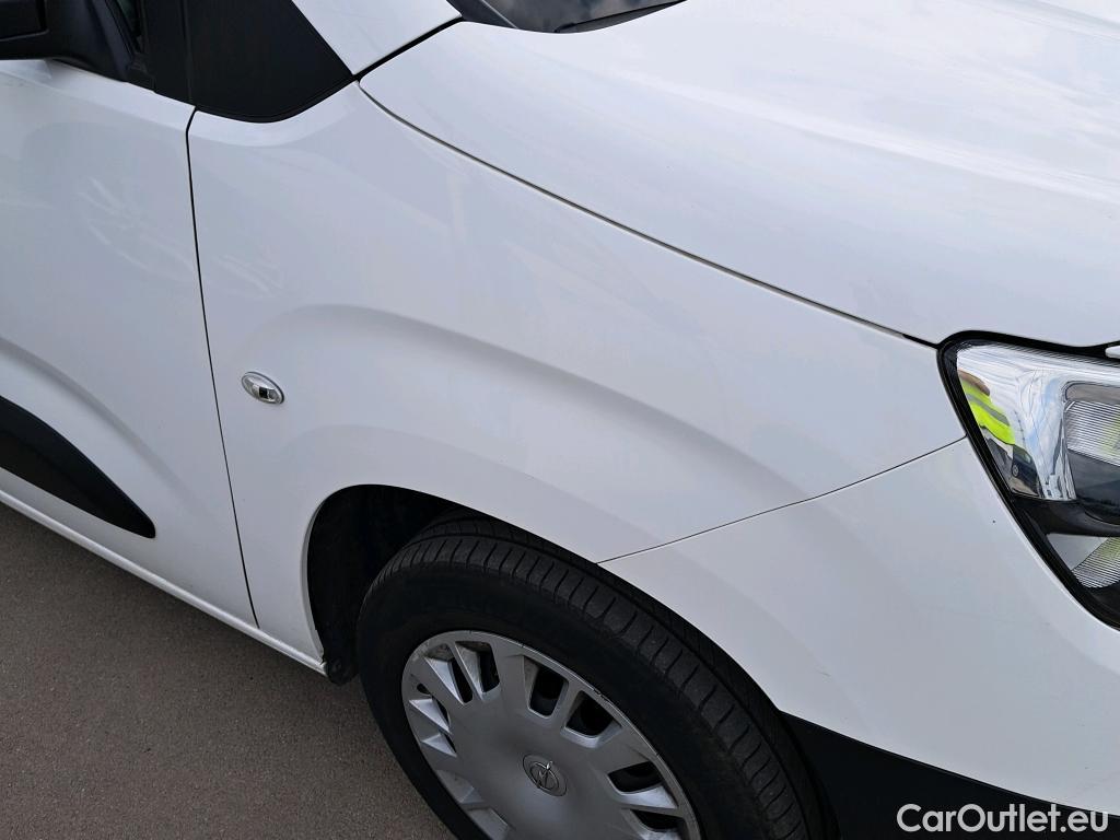 Opel  Combo OPEL  Life / 2018 / 4P / monovolumen compacto 1.5 TD 75kW (100CV) S/S Expression L #22