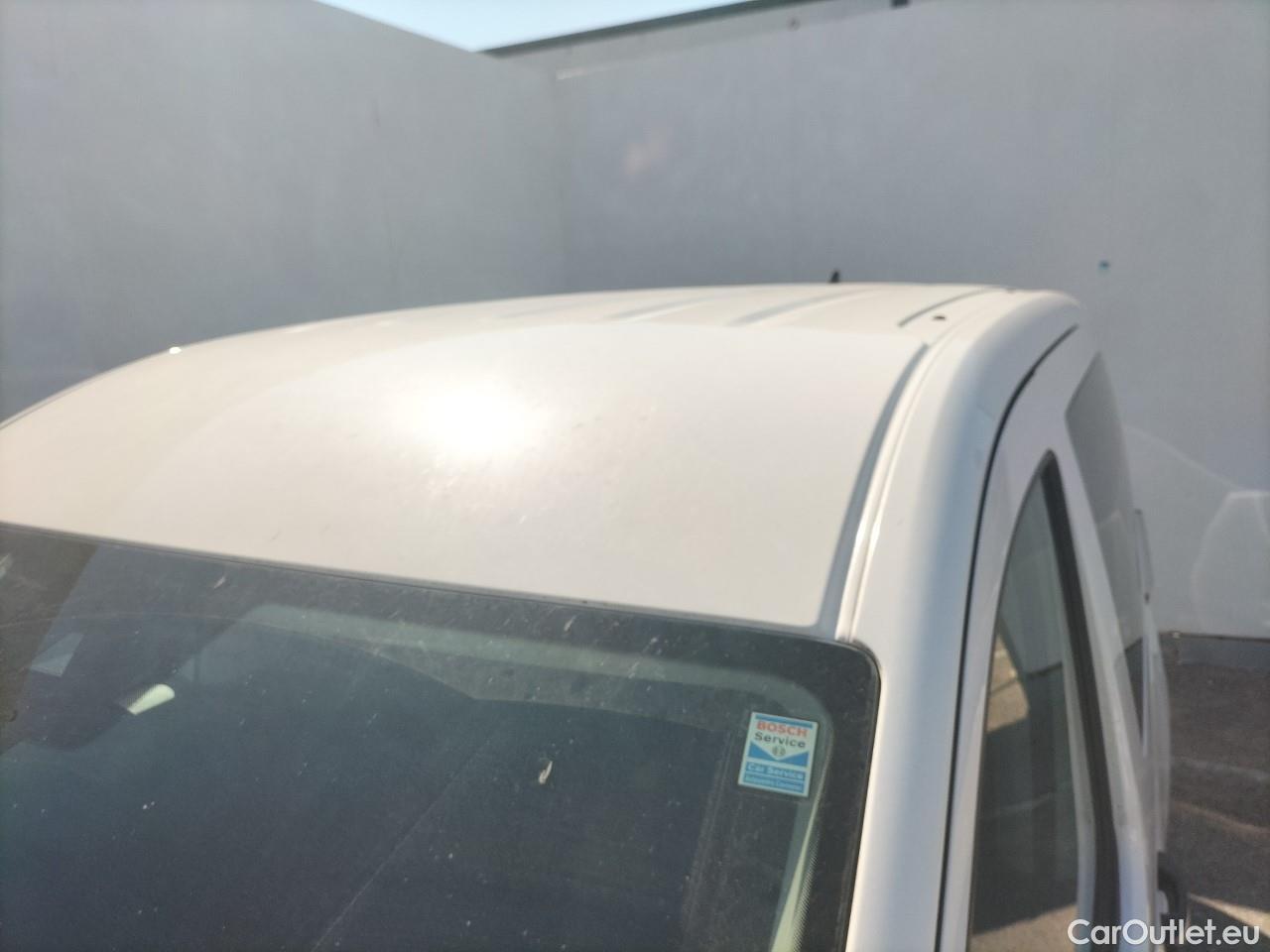  Land Rover  Discovery VOLKSWAGEN Caddy / 2020 / 4P / monovolumen Kombi 2.0 TDI 75kW (102CV) turismo #8