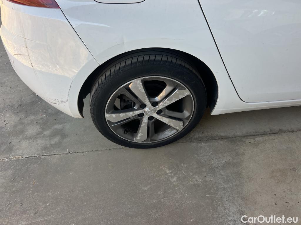  Peugeot  308  Allure 1.2 PureTech 130CV MT6 E6 #16
