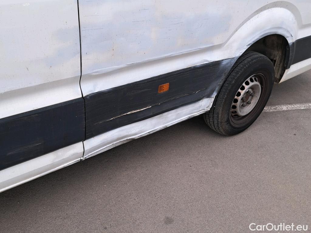  Volkswagen  Crafter VOLKSWAGEN  / 2017 / 4P / furgón 35 Furgón BL Vol TA L5H3 2.0TDI 103kW #25