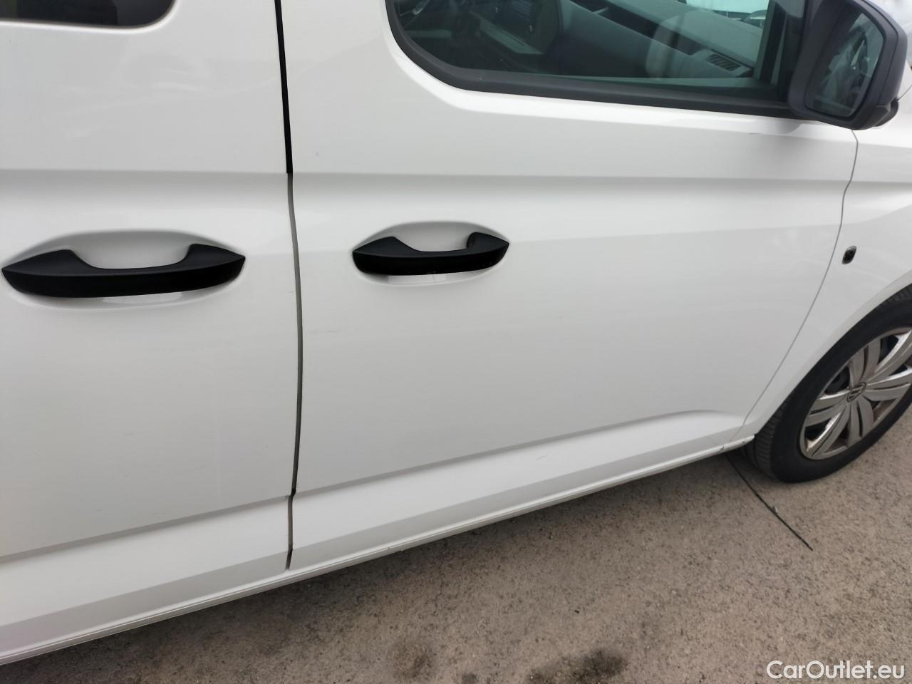  Land Rover  Discovery VOLKSWAGEN Caddy Kombi 2.0 TDI 75kW (102CV) (CX) #40