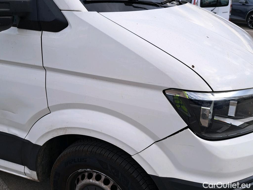  Volkswagen  Crafter VOLKSWAGEN  / 2017 / 4P / furgón 35 Furgón BL Vol TA L5H3 2.0TDI 103kW #51