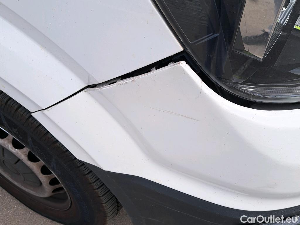  Volkswagen  Crafter VOLKSWAGEN  / 2017 / 4P / furgón 35 Furgón BL Vol TA L5H3 2.0TDI 103kW #28