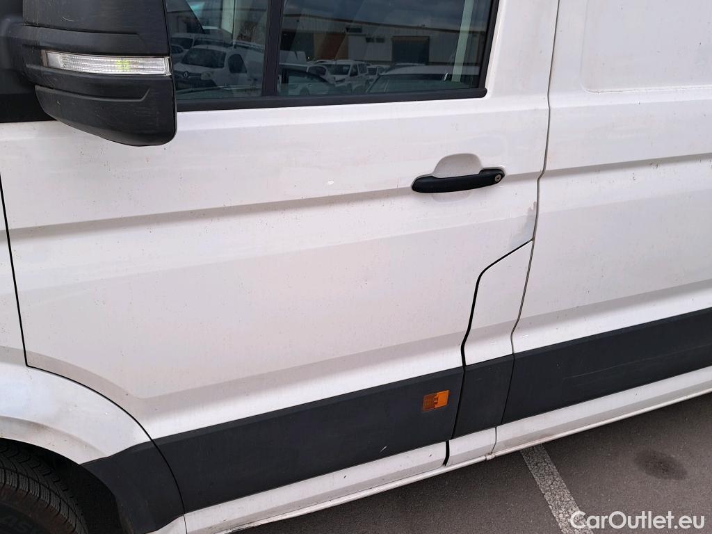  Volkswagen  Crafter VOLKSWAGEN  / 2017 / 4P / furgón 35 Furgón BL Vol TA L5H3 2.0TDI 103kW #29