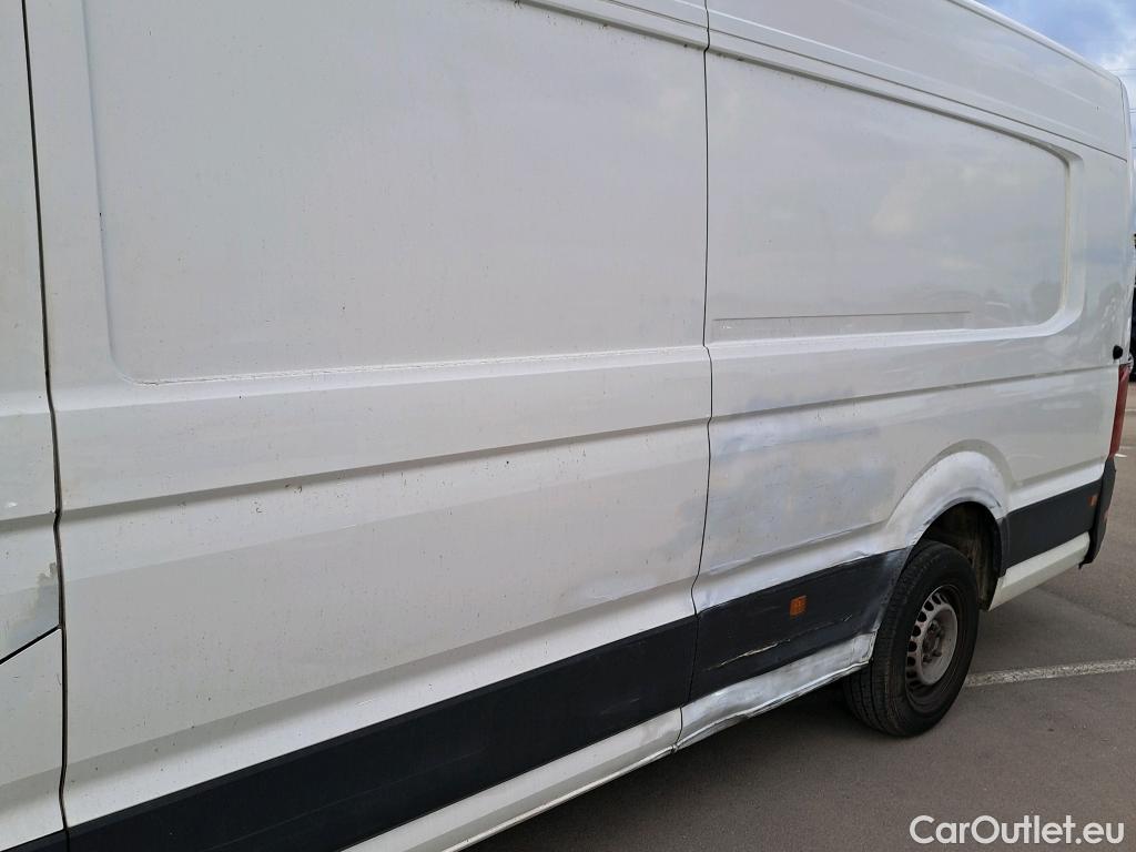  Volkswagen  Crafter VOLKSWAGEN  / 2017 / 4P / furgón 35 Furgón BL Vol TA L5H3 2.0TDI 103kW #1