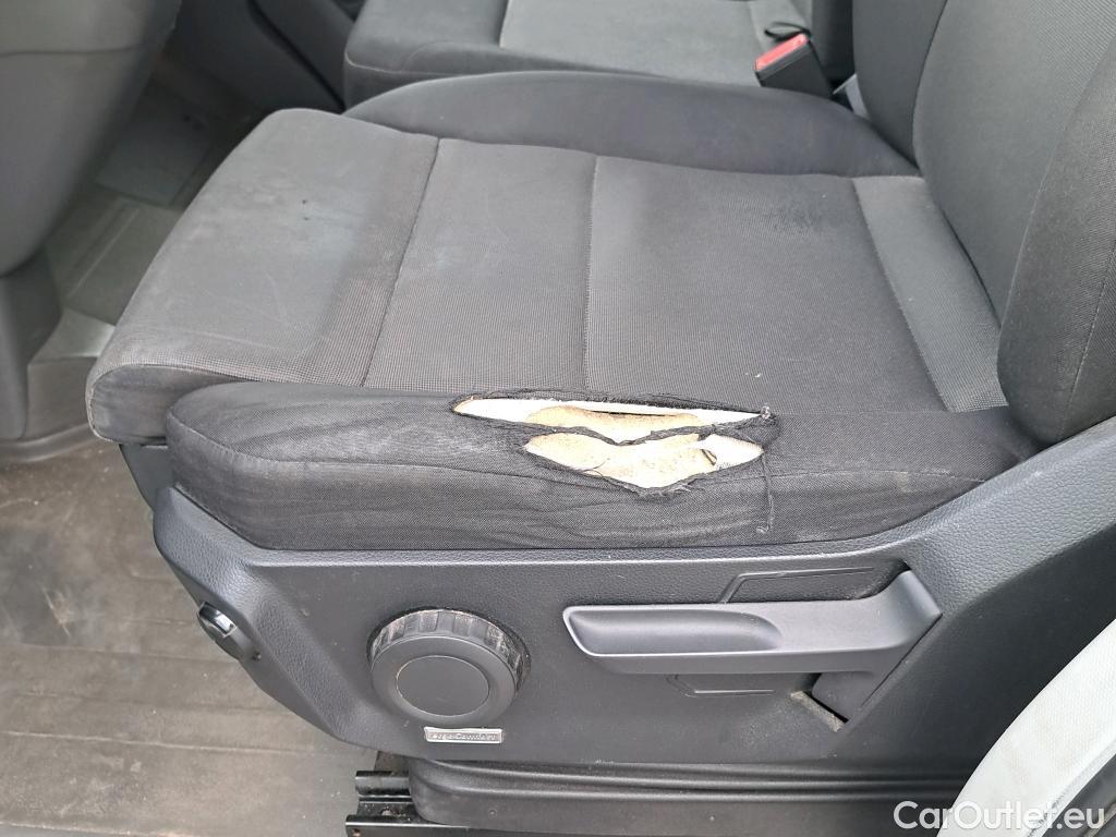  Volkswagen  Crafter VOLKSWAGEN  / 2017 / 4P / furgón 35 Furgón BL Vol TA L5H3 2.0TDI 103kW #31