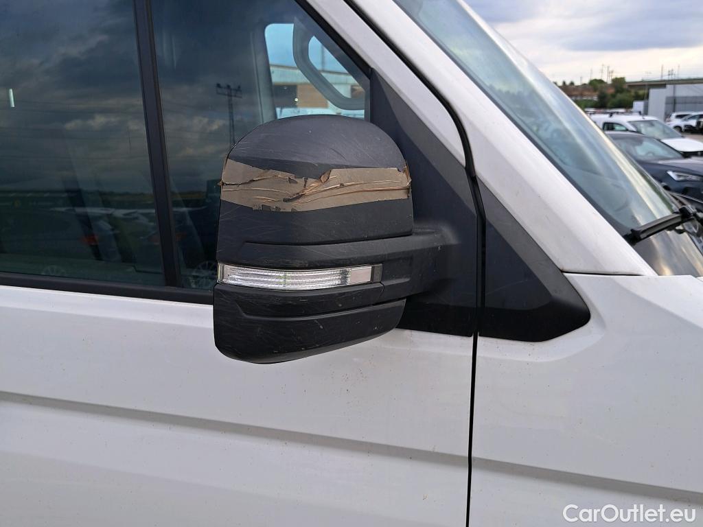  Volkswagen  Crafter VOLKSWAGEN  / 2017 / 4P / furgón 35 Furgón BL Vol TA L5H3 2.0TDI 103kW #13