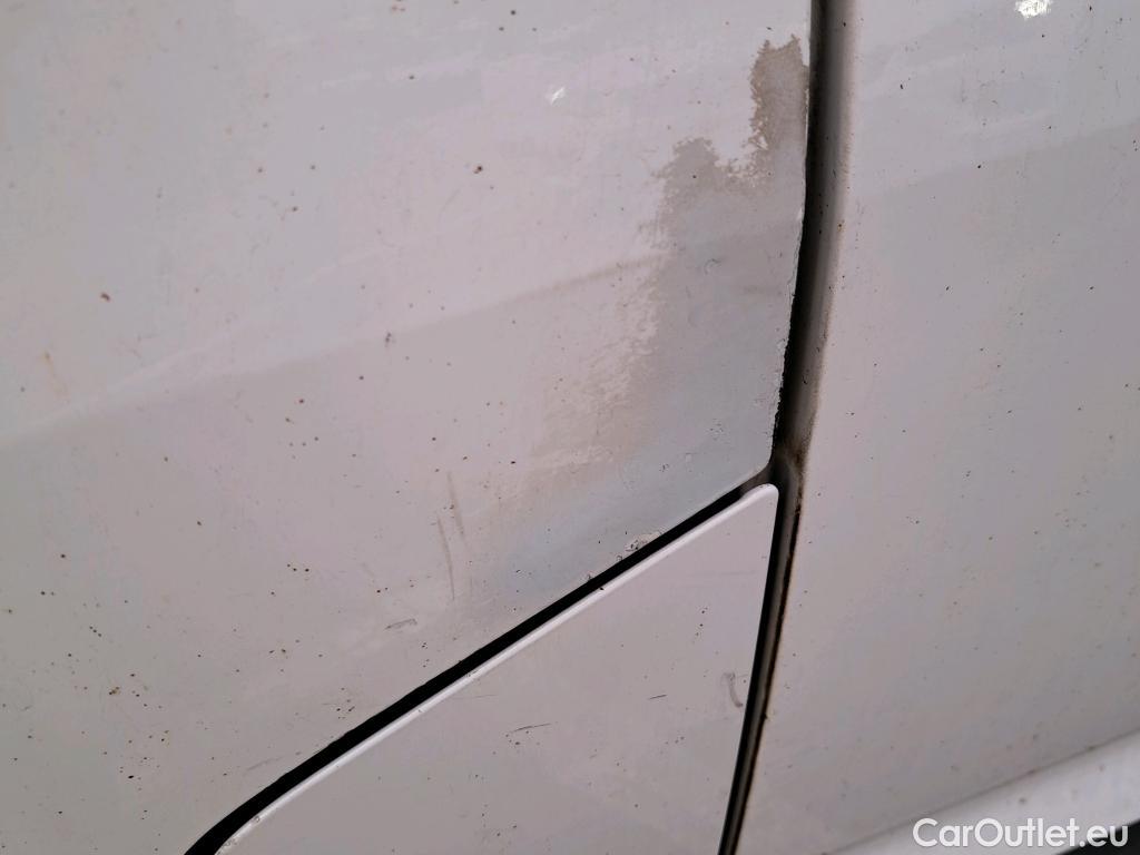 Volkswagen  Crafter VOLKSWAGEN  / 2017 / 4P / furgón 35 Furgón BL Vol TA L5H3 2.0TDI 103kW #30