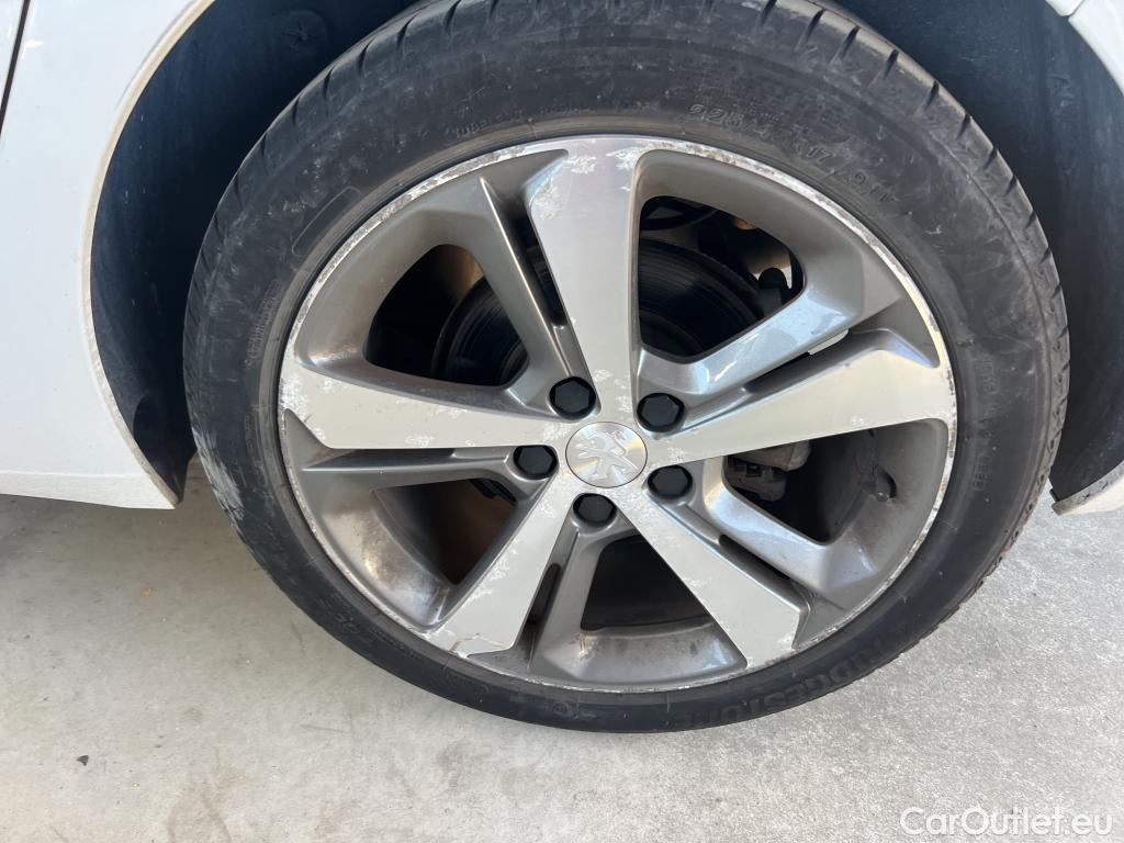  Peugeot  308  Allure 1.2 PureTech 130CV MT6 E6 #10