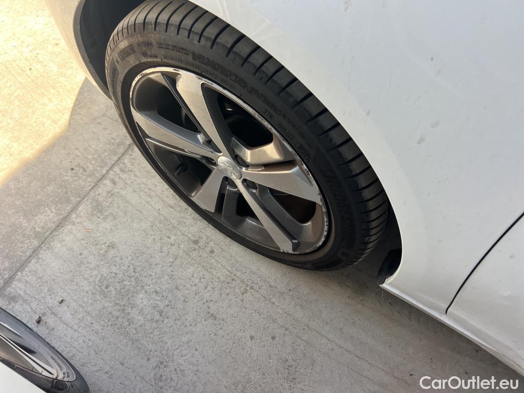  Peugeot  308  Allure 1.2 PureTech 130CV MT6 E6 #12