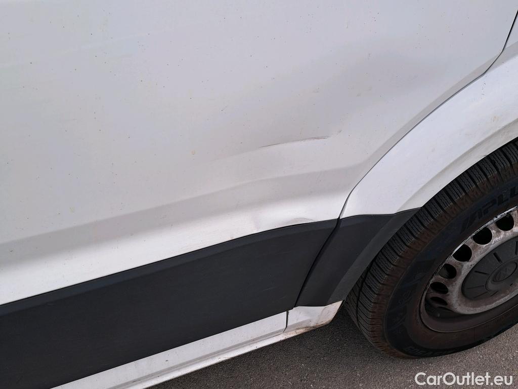  Volkswagen  Crafter VOLKSWAGEN  / 2017 / 4P / furgón 35 Furgón BL Vol TA L5H3 2.0TDI 103kW #16