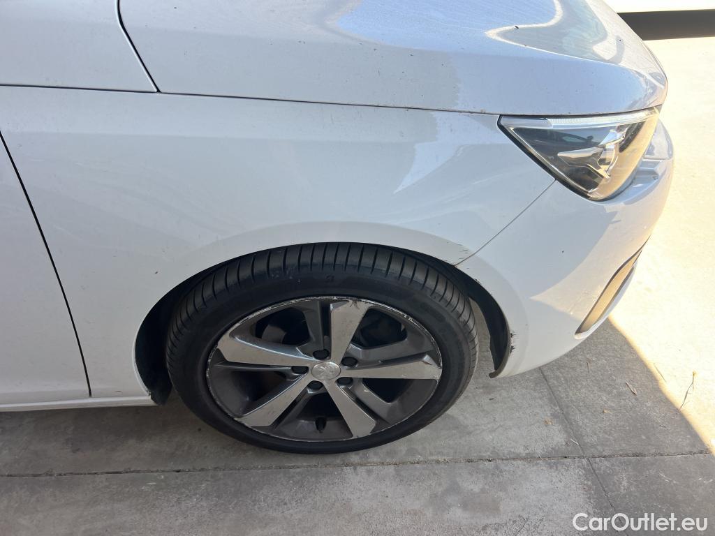  Peugeot  308  Allure 1.2 PureTech 130CV MT6 E6 #22