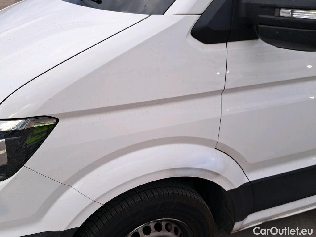  Volkswagen  Crafter VOLKSWAGEN  / 2017 / 4P / furgón 35 Furgón BL Vol TA L5H3 2.0TDI 103kW #35