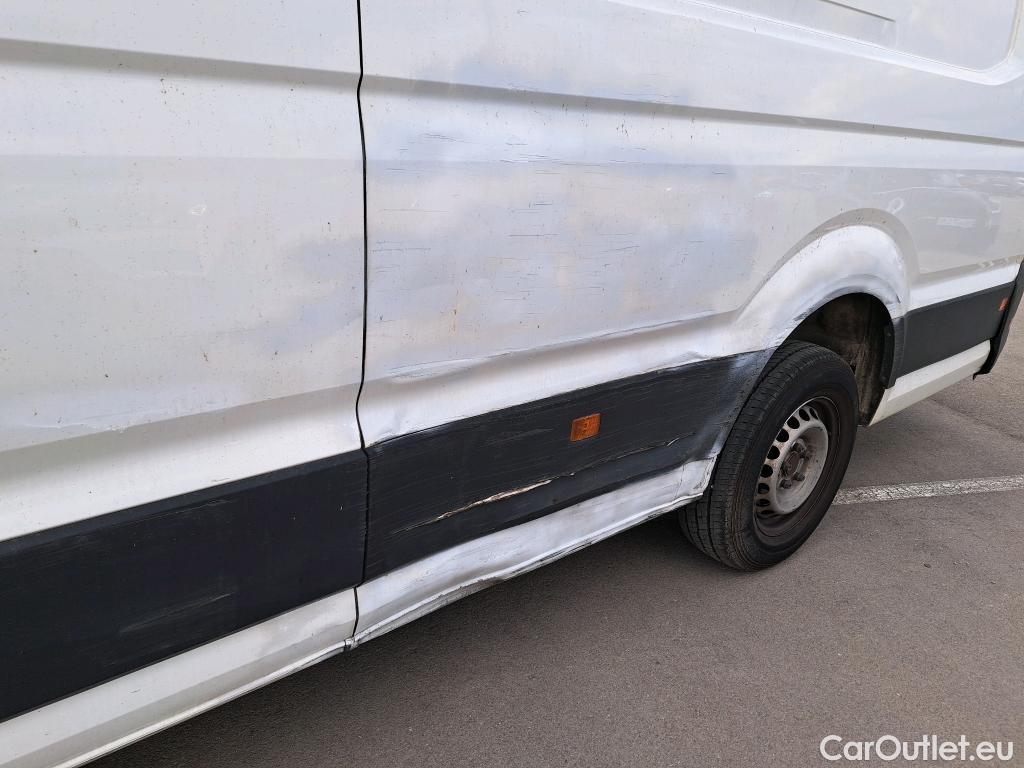  Volkswagen  Crafter VOLKSWAGEN  / 2017 / 4P / furgón 35 Furgón BL Vol TA L5H3 2.0TDI 103kW #2