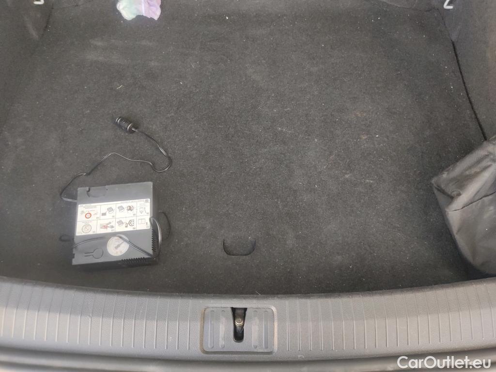  Volkswagen  Tiguan  Life 2.0 TDI 150CV AT7 E6d #10