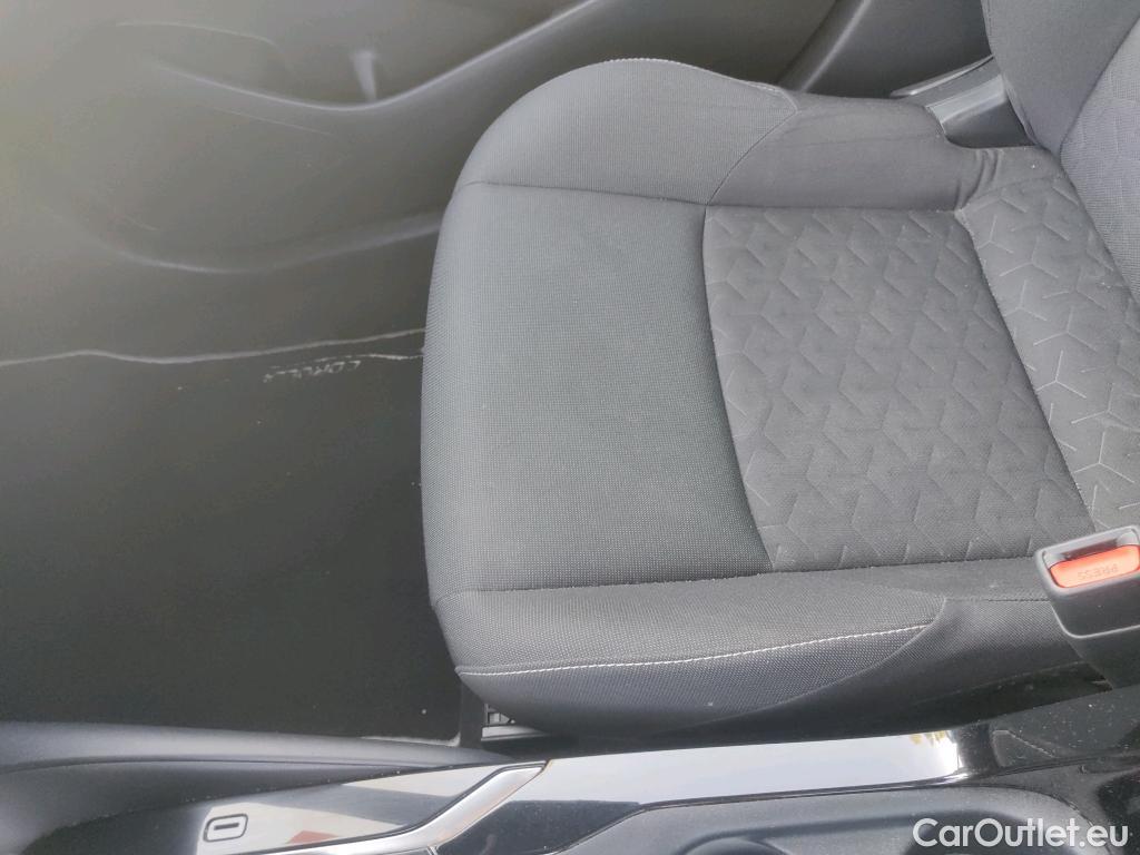  Toyota  Corolla TOYOTA  1.8 125H ACTIVE TECH E-CVT #32