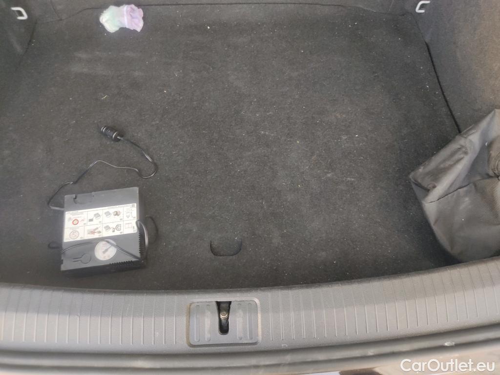  Volkswagen  Tiguan  Life 2.0 TDI 150CV AT7 E6d #9