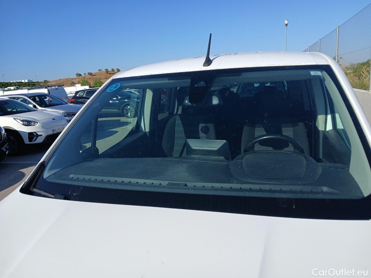  Opel  Combo OPEL  Life / 2018 / 5P / monovolumen 1.5 TD 75kW (100CV) S/S Elegance XL #22