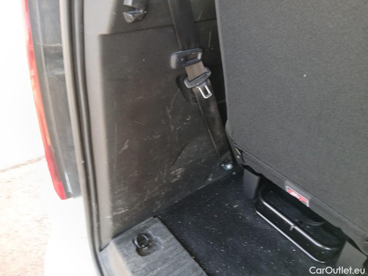  Opel  Combo OPEL  Life / 2018 / 5P / monovolumen 1.5 TD 75kW (100CV) S/S Elegance XL #6