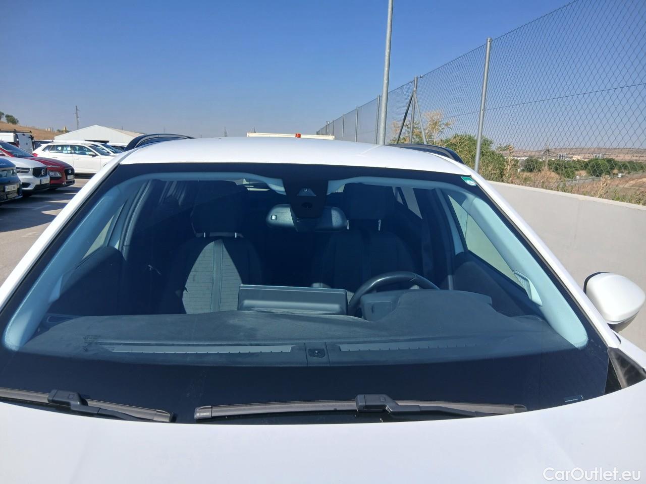  Peugeot  2008  Allure Pack 1.2 PureTech 130CV AT8 E6d #5