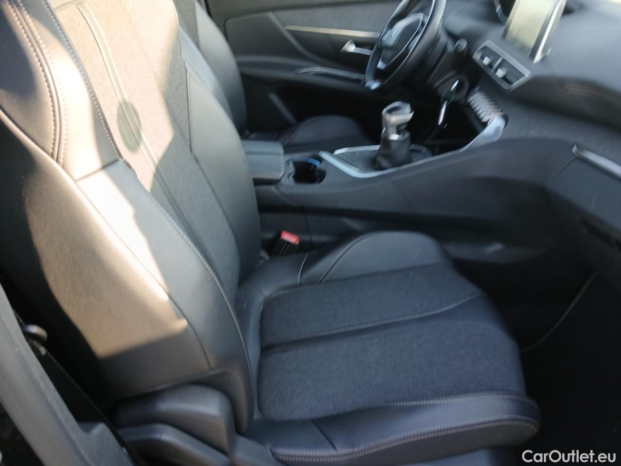  Peugeot  5008  GT Line 1.5 HDi #1