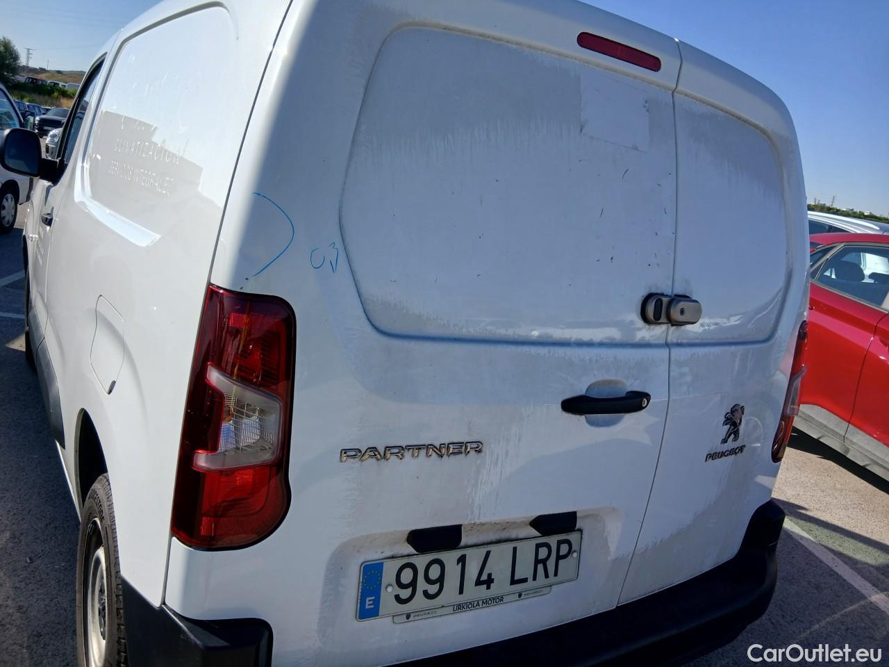  Peugeot  Partner PEUGEOT  / 2018 / 3P / furgón derivado de turismo Pro Standard 600kg BlueHDi 73kW #31