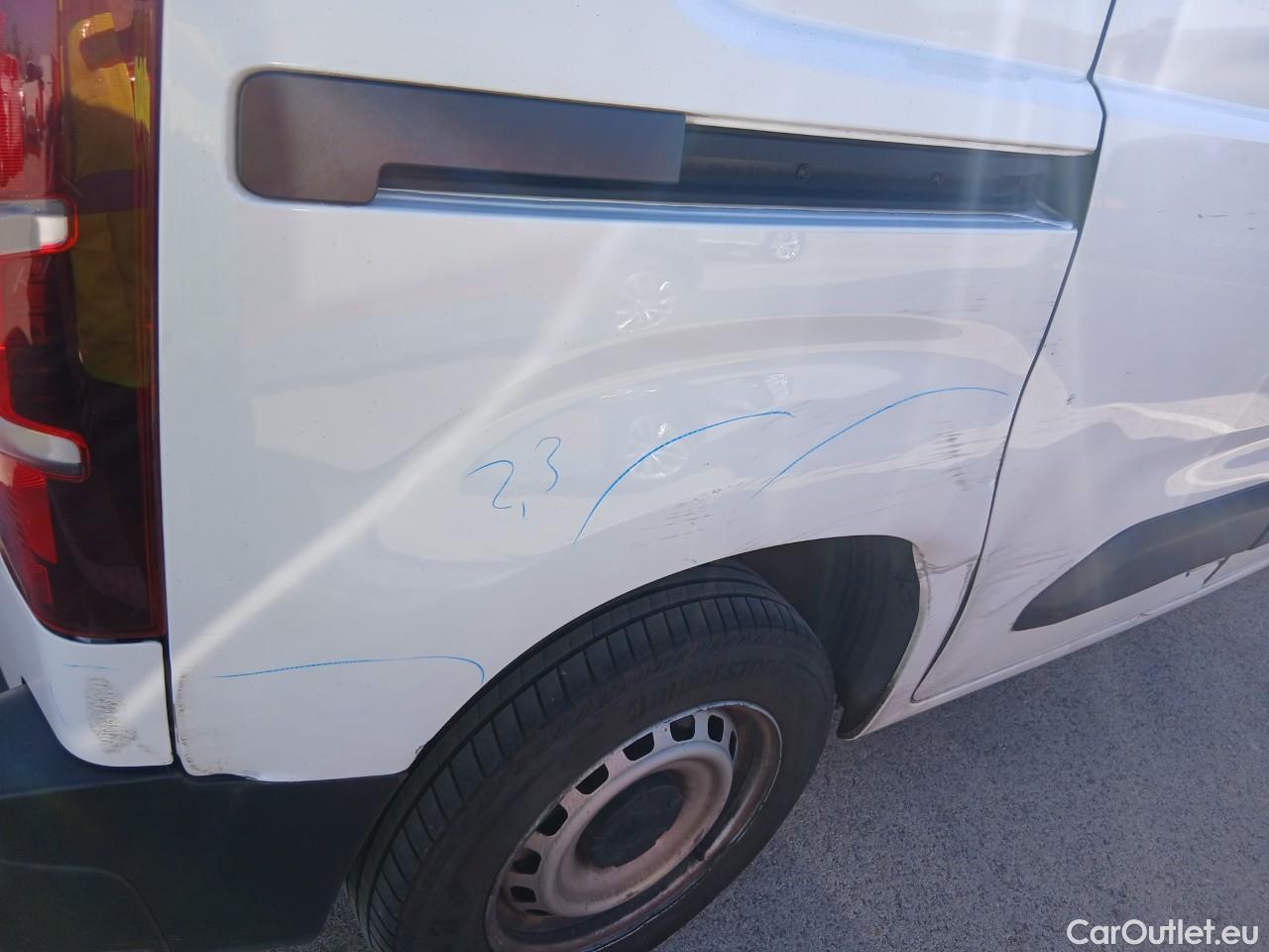  Peugeot  Partner PEUGEOT  / 2018 / 3P / furgón derivado de turismo Pro Standard 600kg BlueHDi 73kW #36
