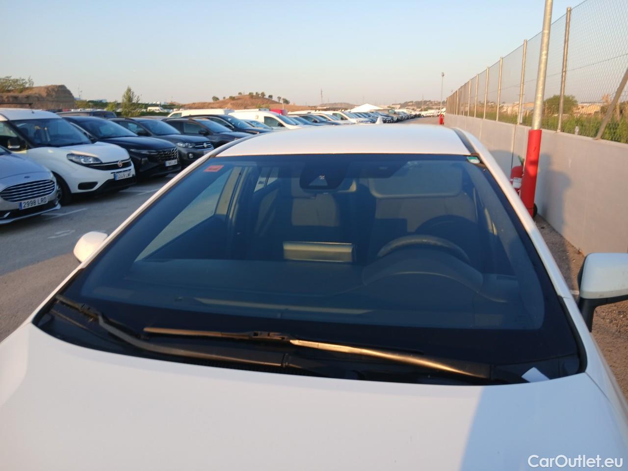  Toyota  Corolla TOYOTA  / 2019 / 5P / familiar 1.8 HYBRID BUSINESS E-CVT TOURING SPORT #23