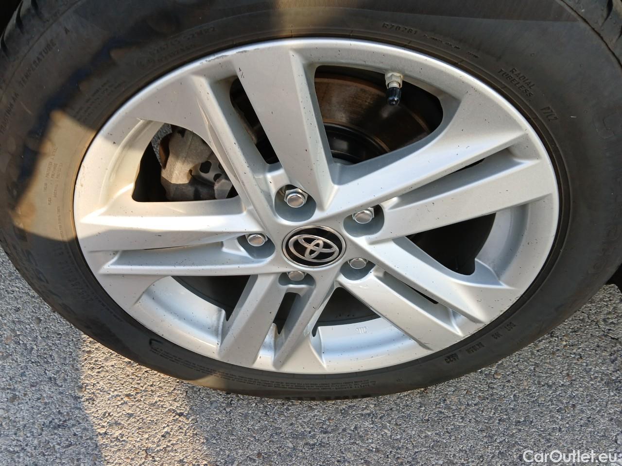  Toyota  Corolla TOYOTA  1.8 125H ACTIVE TECH E-CVT #35