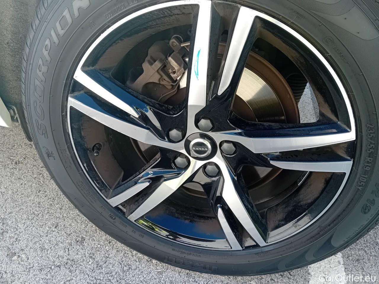  Volvo  XC60 VOLVO  / 2017 / 5P / todoterreno 2.0 T6 AWD Recharge R-Design Auto #16