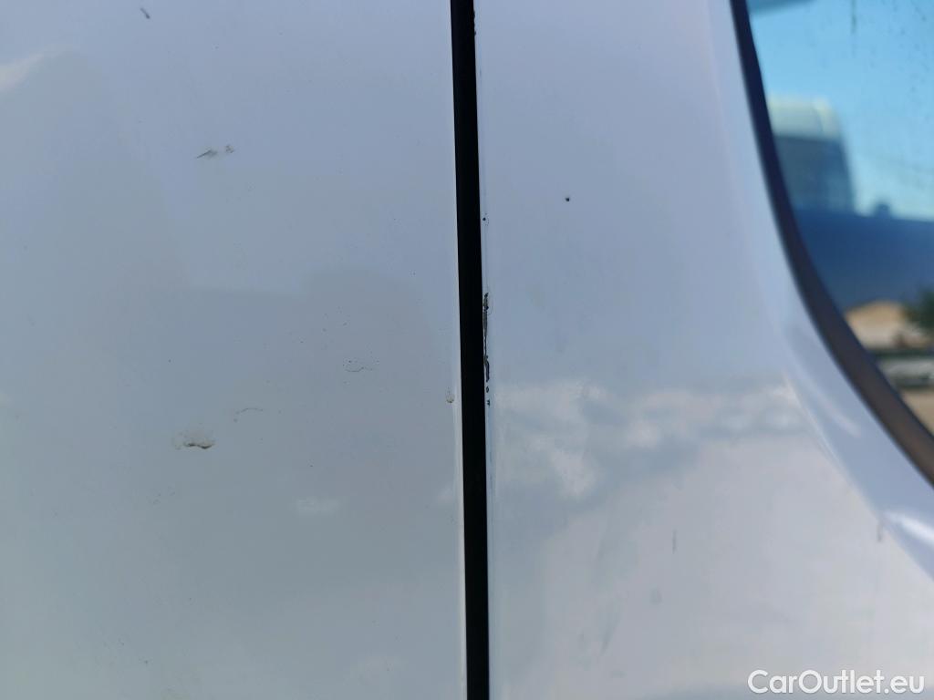  Opel  Vivaro OPEL  / 2019 / 4P / combi 1.5 Diésel 88kW (120CV) L Std Express #36